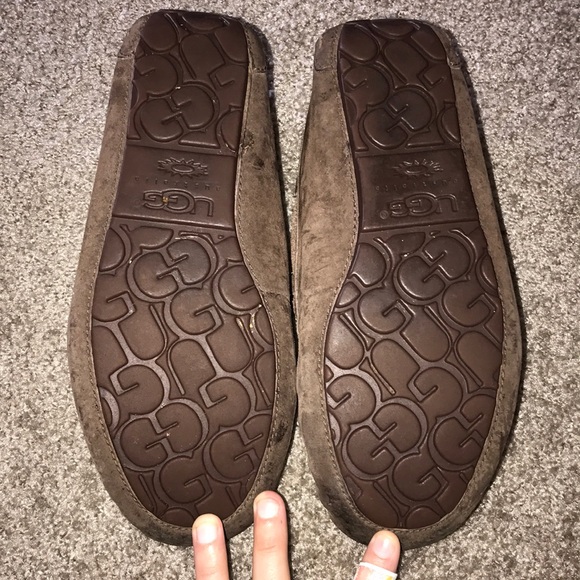 Ugg Dakota Moccasins - Picture 4 of 8